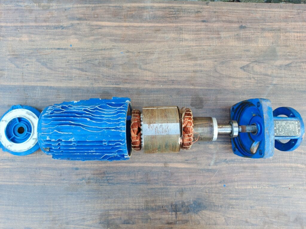 blue motor silver body (5)